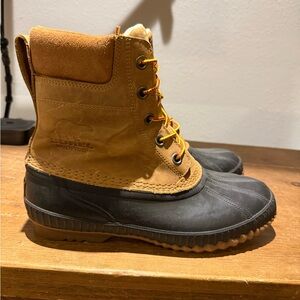 Sorel Men's Brown and Black Waterproof Boots